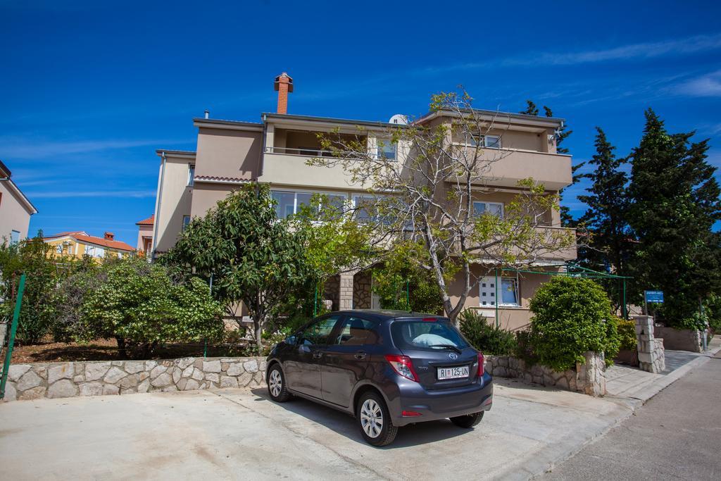 Apartman Petra Cres Exterior photo